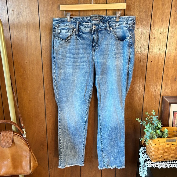 torrid Denim - Torrid Crop Boyfriend Vintage Stretch‎ Jeans Size 16